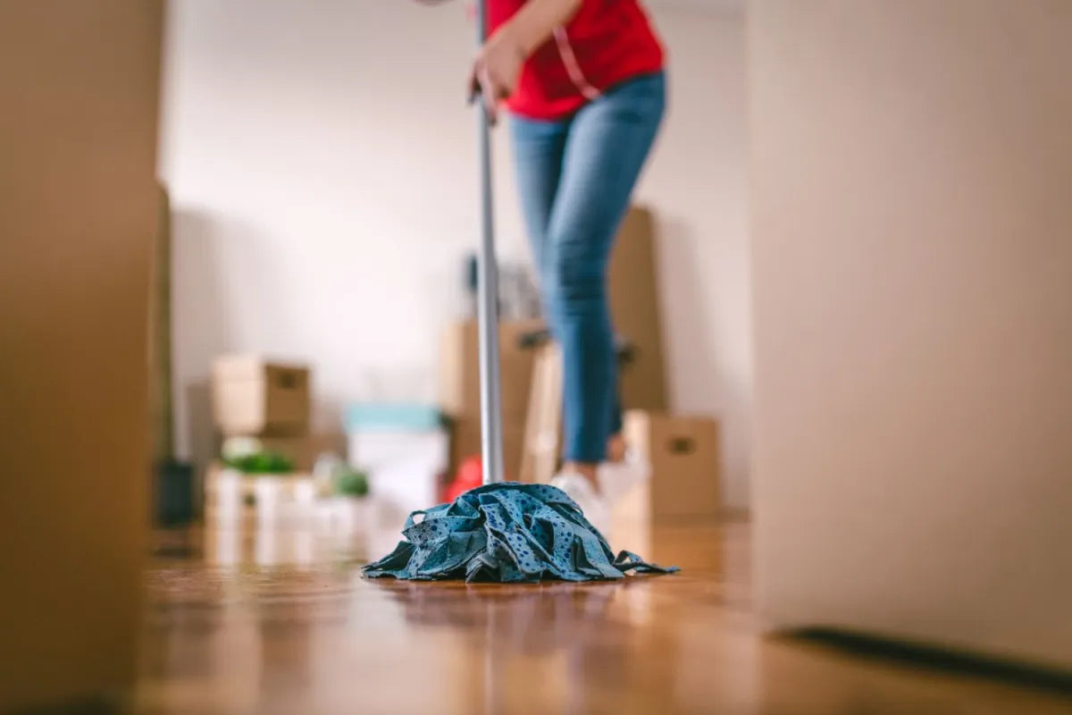 Moving-related cleaning